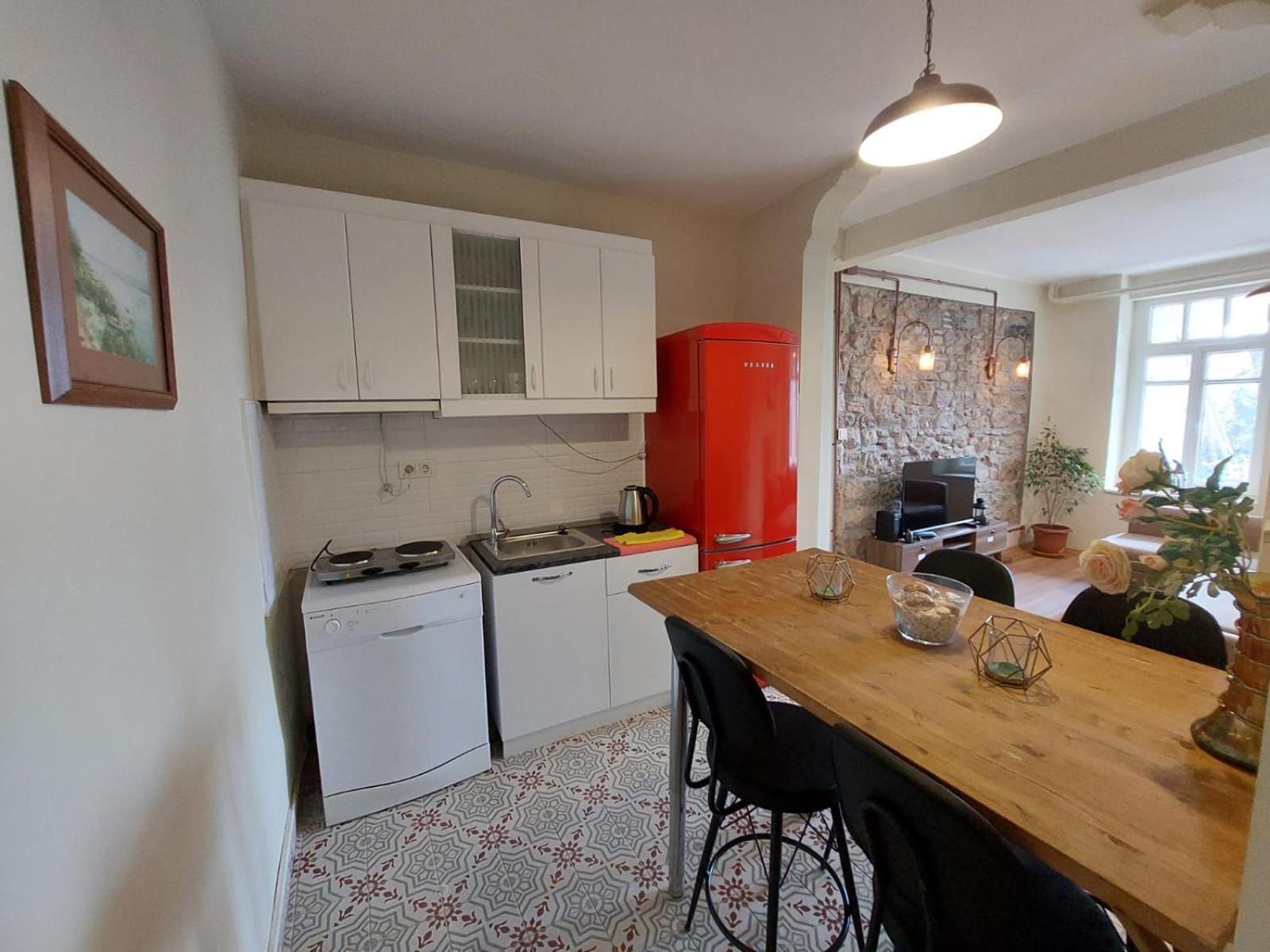 Daire Stone Garden In The Heart Of The